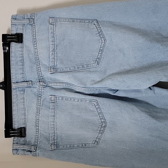 Forever 21 Size 28 Light Wash Straight Leg Denim Blue Jeans, Gently Used Cond. - Picture 12 of 12